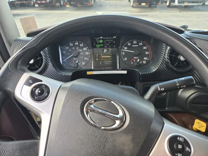 2023 Hino L6 - image 3