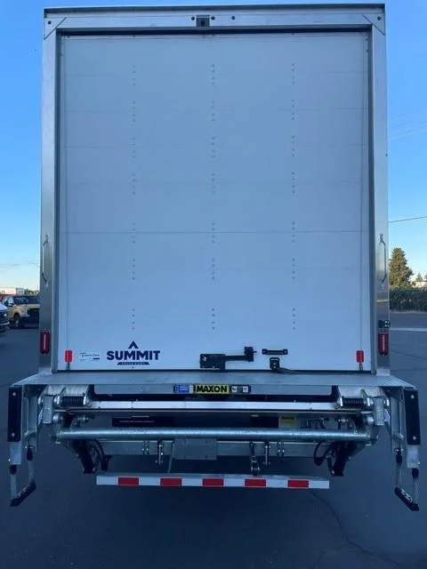 2027 Ford F-650 — photo 3