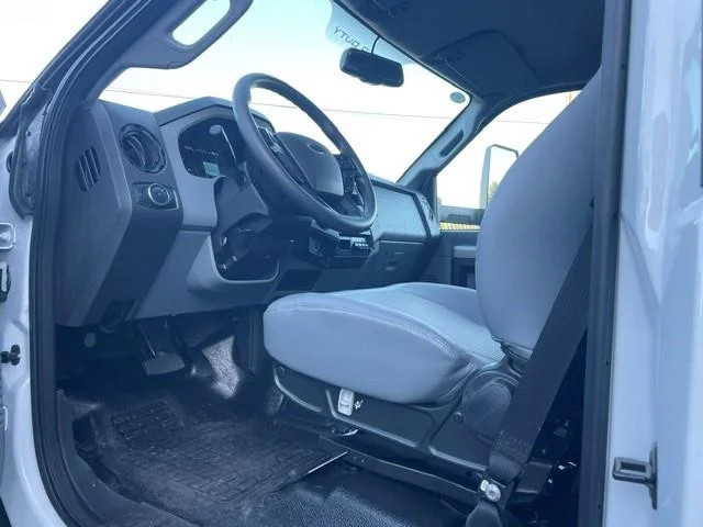 2027 Ford F-650 — photo 8