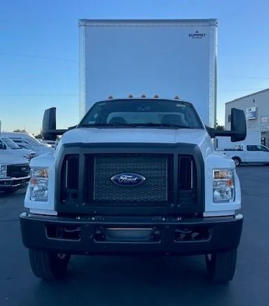 2027 Ford F-650 — photo 7