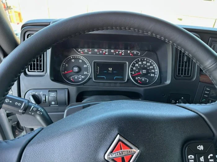 2026 International HX - image 11