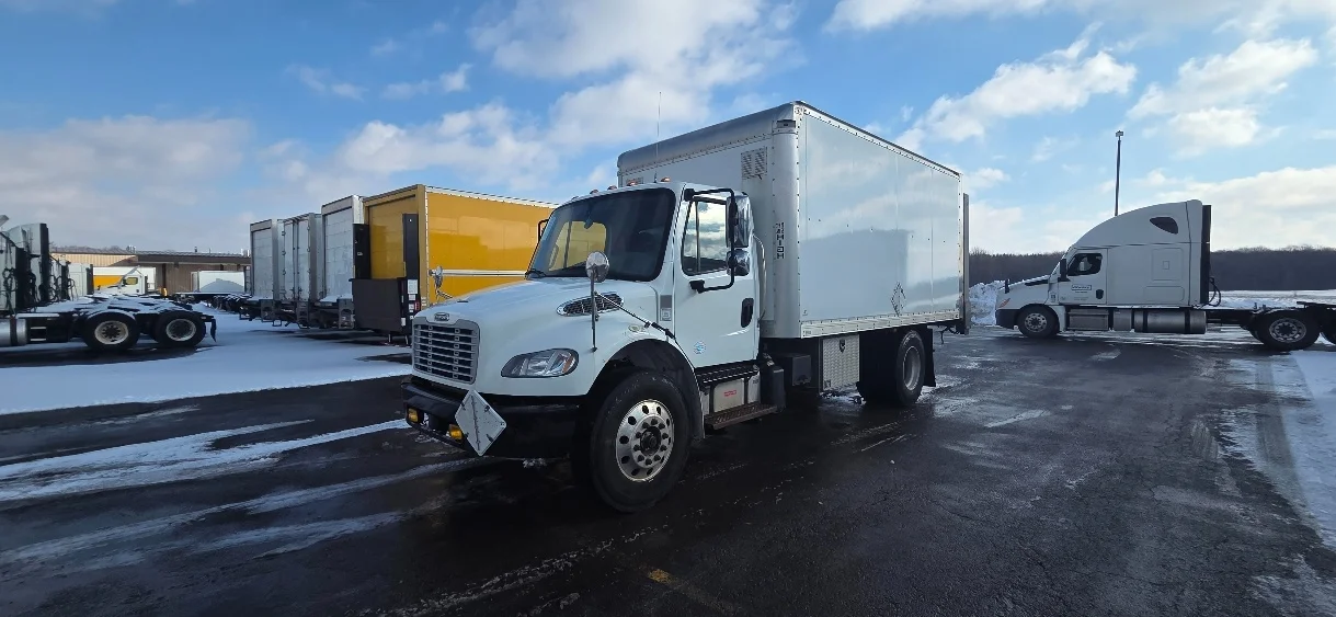 2019 Freightliner M2 106 - image 3