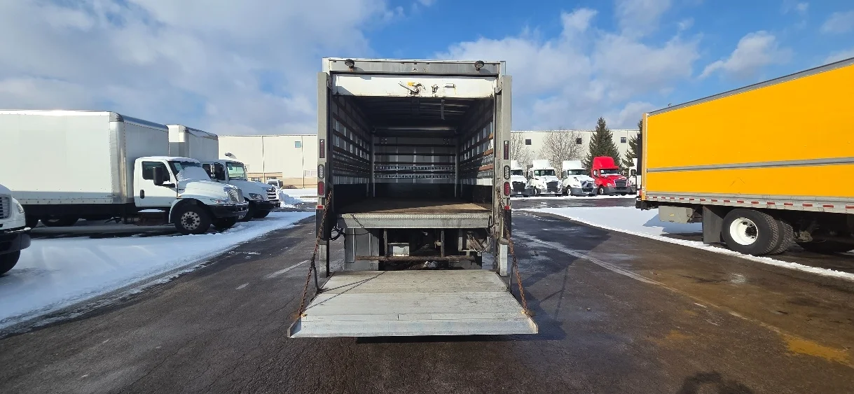 2019 Freightliner M2 106 - image 9