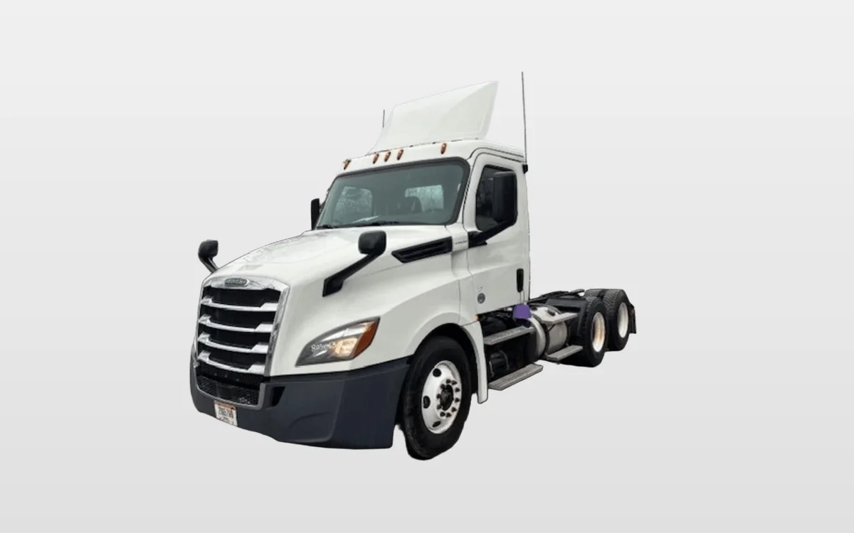 2018 Freightliner Cascadia - image 1