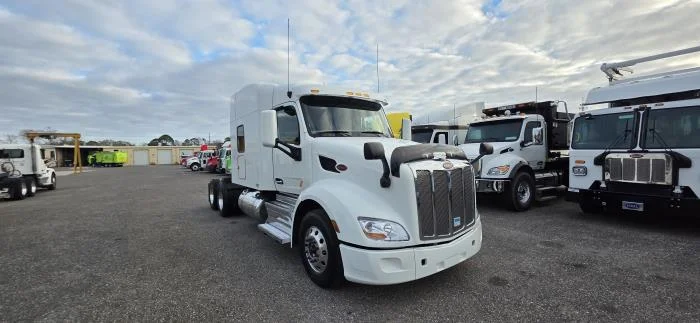 2022 Peterbilt 579 in Jacksonville, FL — photo 8
