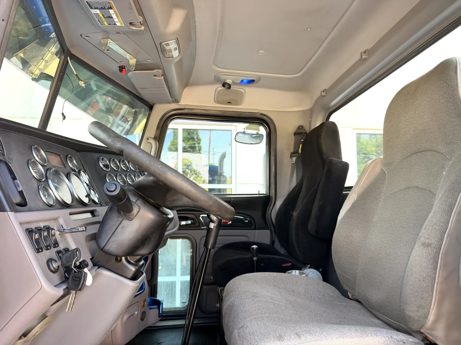 2016 Peterbilt 389 in Greer, SC — photo 14