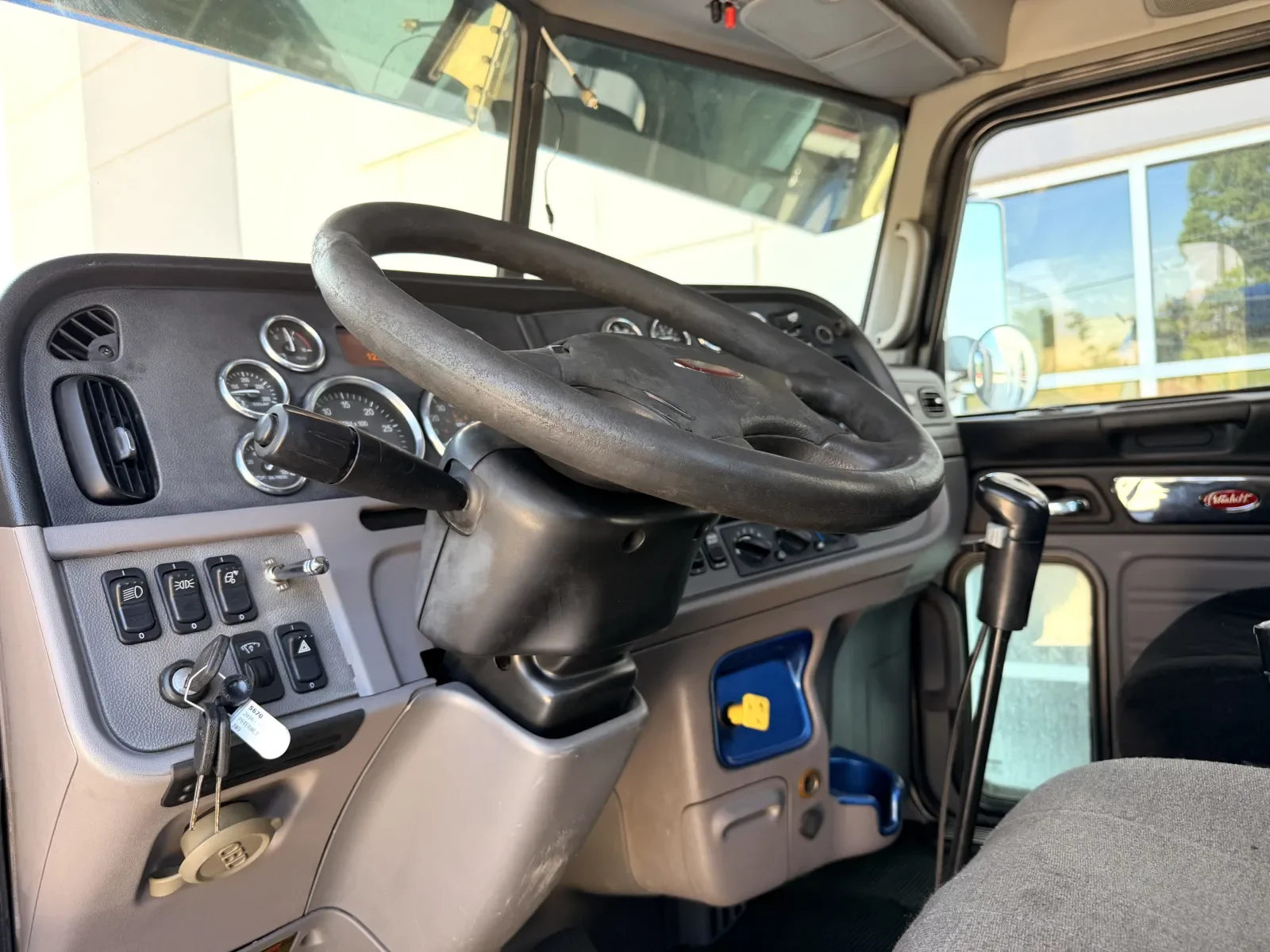 2016 Peterbilt 389 in Greer, SC — photo 15