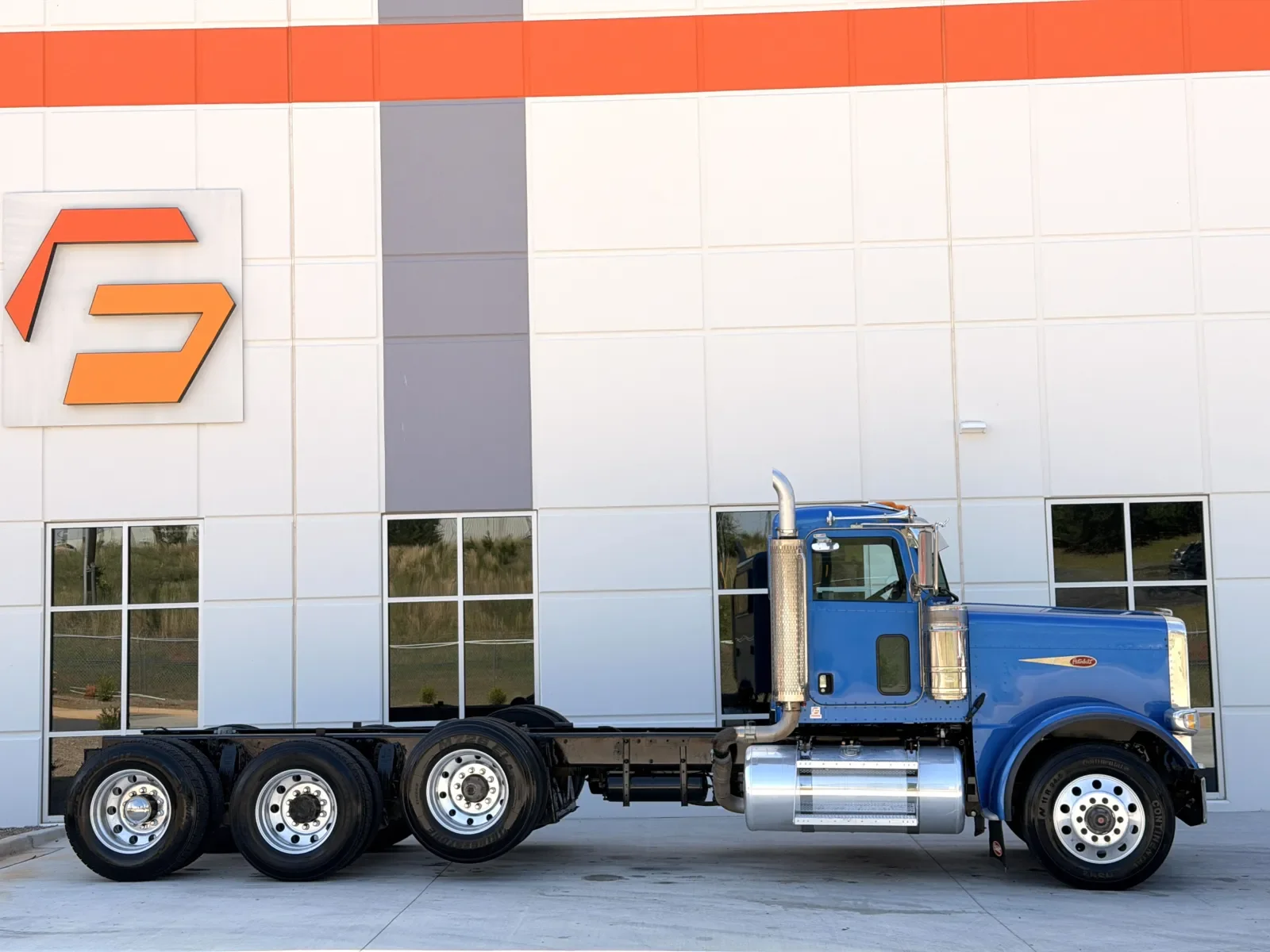 2016 Peterbilt 389 in Greer, SC — photo 3
