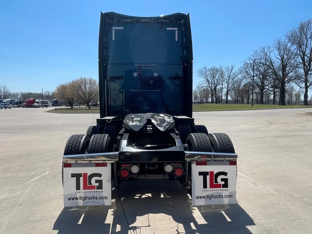 2022 Peterbilt 579 - image 4