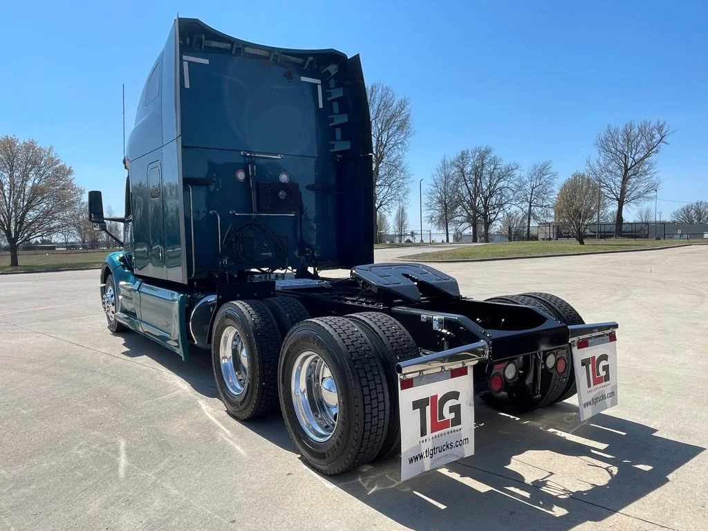 2022 Peterbilt 579 - image 3