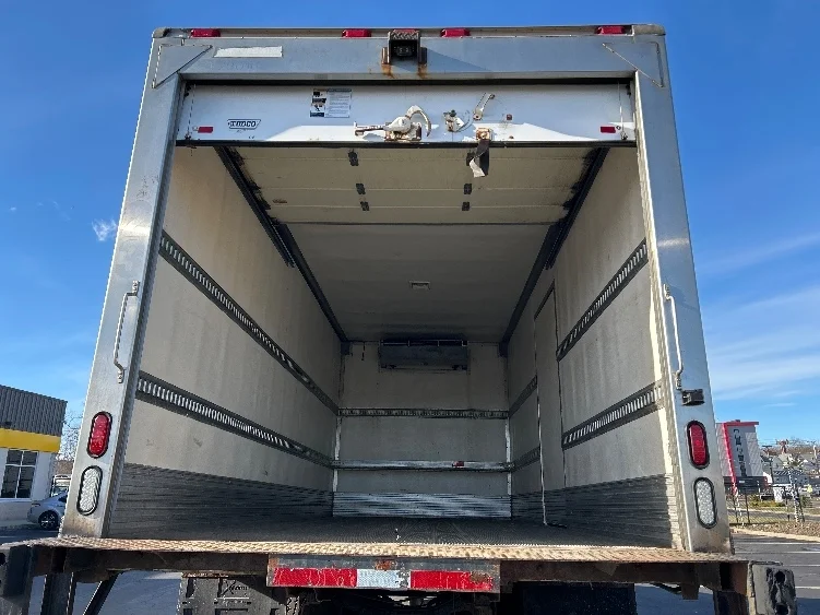 2011 International 4300 - image 8