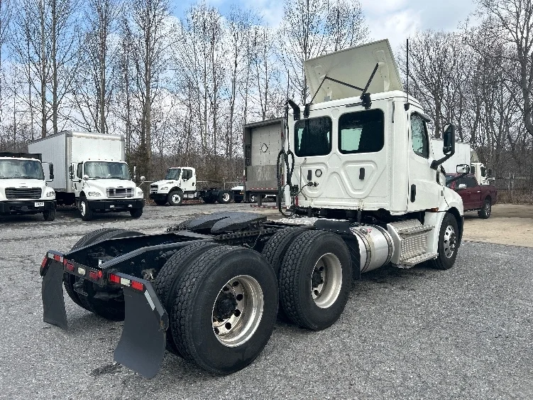 2019 Freightliner Cascadia in Blountville, TN — photo 7