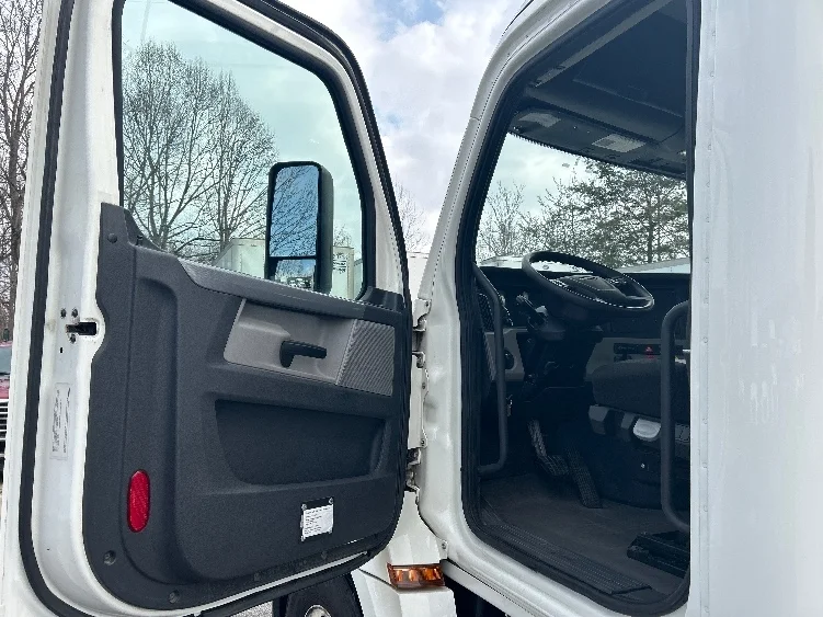 2019 Freightliner Cascadia in Blountville, TN — photo 9