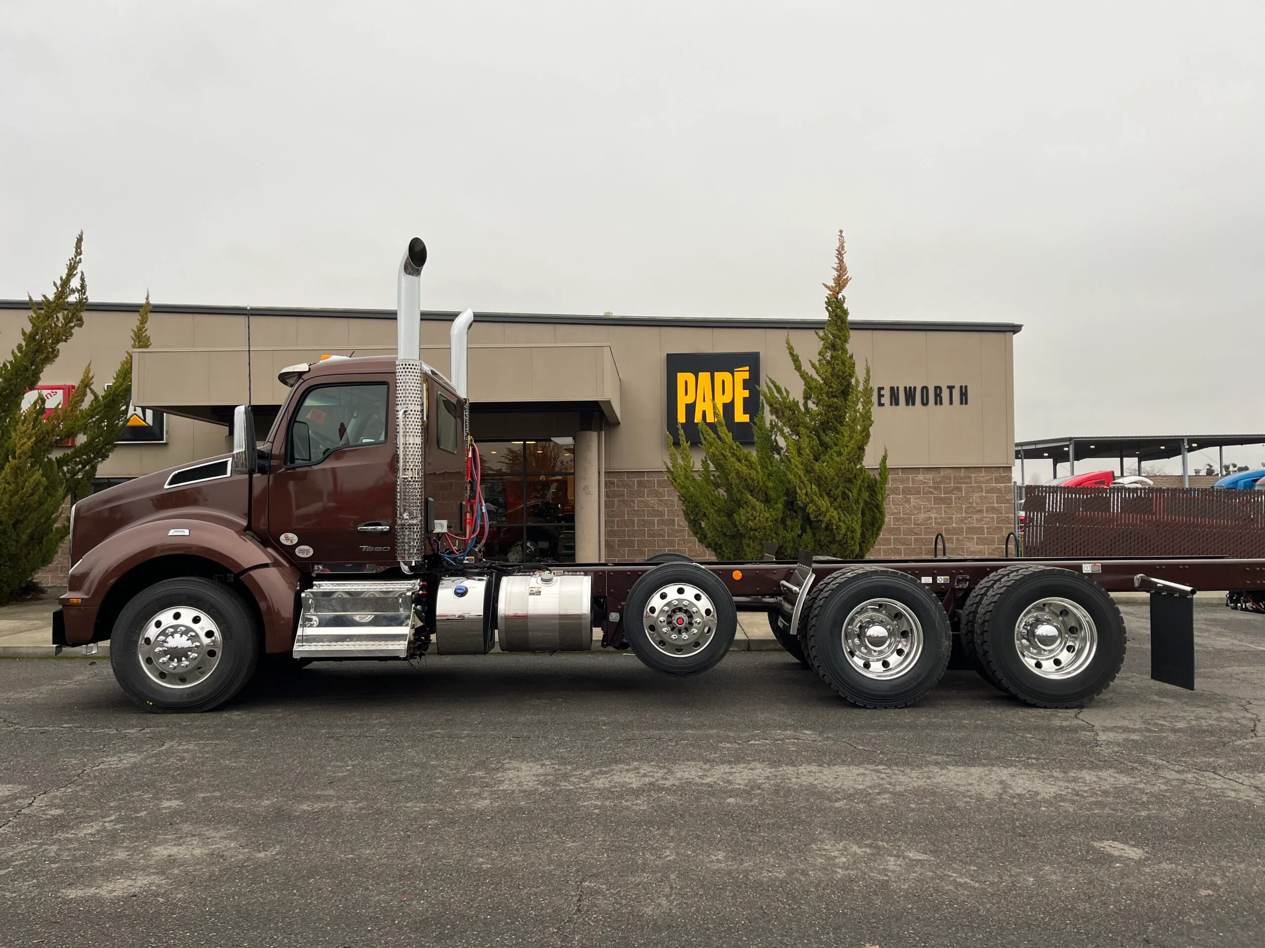 2025 Kenworth T880 in Medford, OR