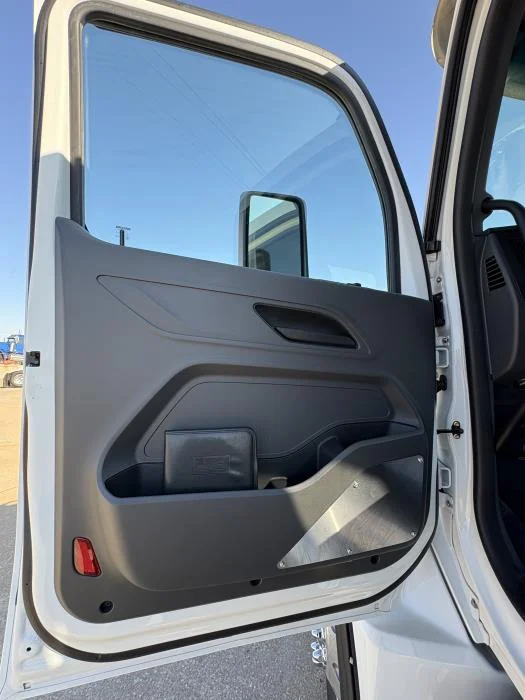 2026 Peterbilt - image 10