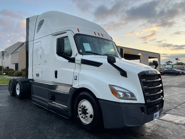 2023 Freightliner Cascadia in Torrance, CA