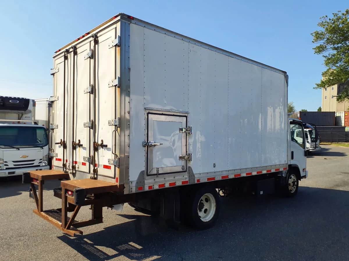 2019 Isuzu NRR in Springfield, MA — photo 4