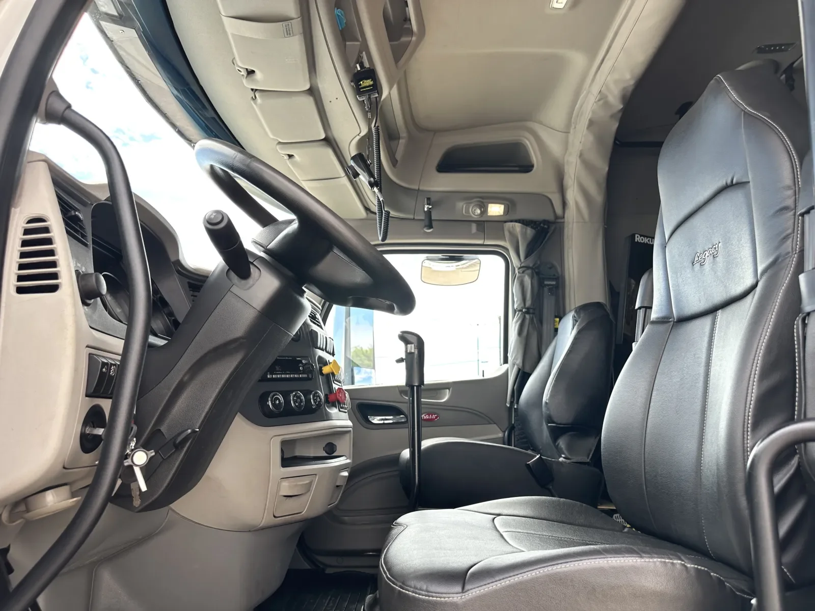 2022 Peterbilt 567 - image 14