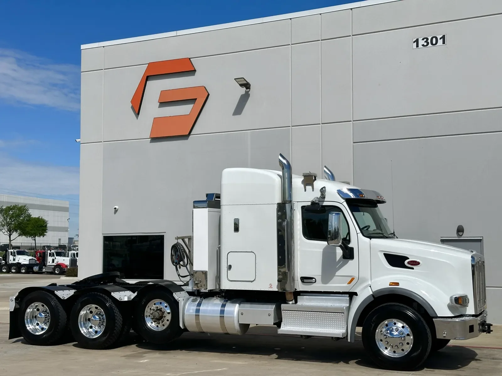 2022 Peterbilt 567 in Hutchins, TX