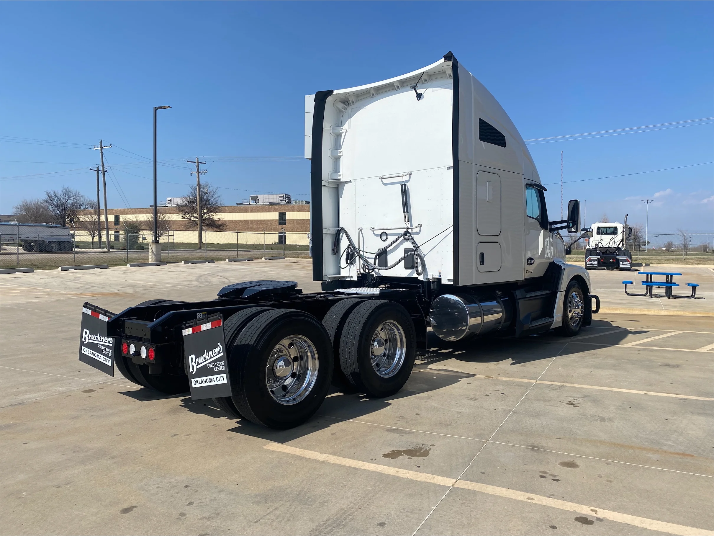 2023 Kenworth T680 in Tulsa, OK — photo 5