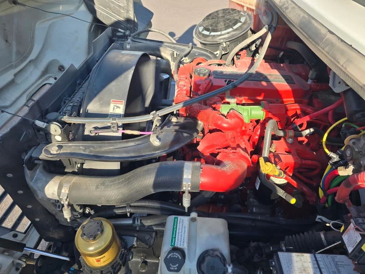 2015 Freightliner M2 106 in Tampa, FL — photo 9