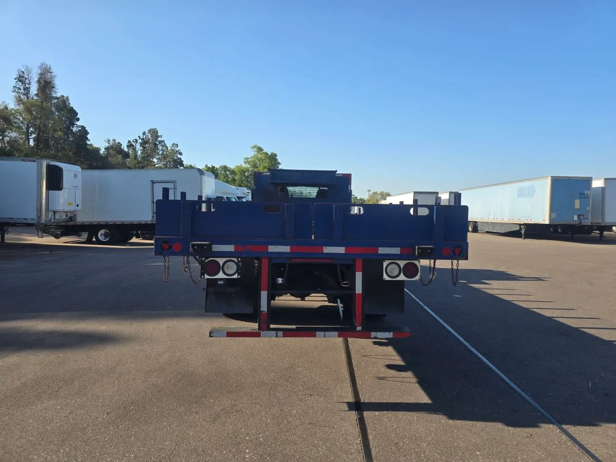 2015 Freightliner M2 106 - image 5