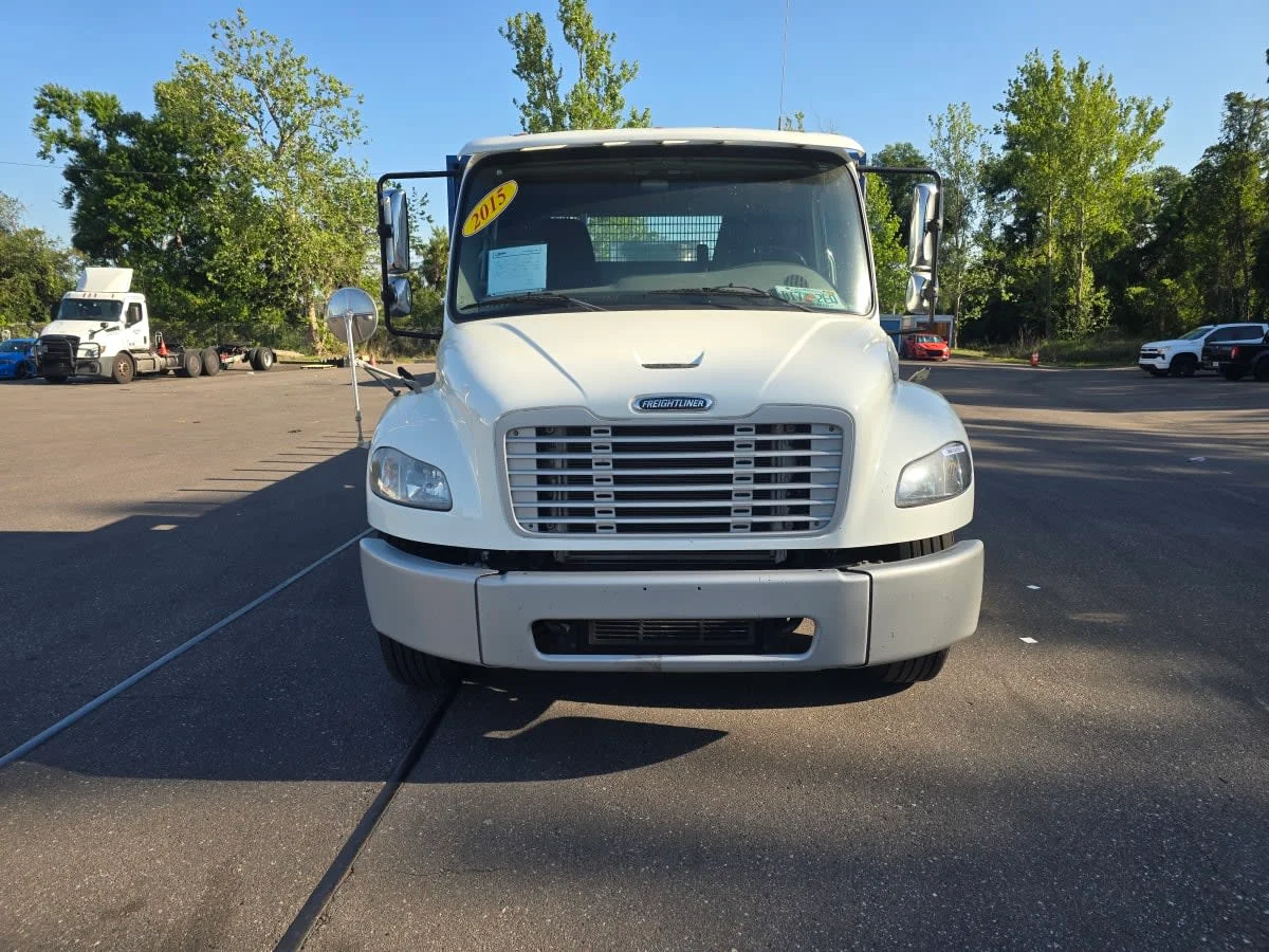 2015 Freightliner M2 106 in Tampa, FL — photo 2