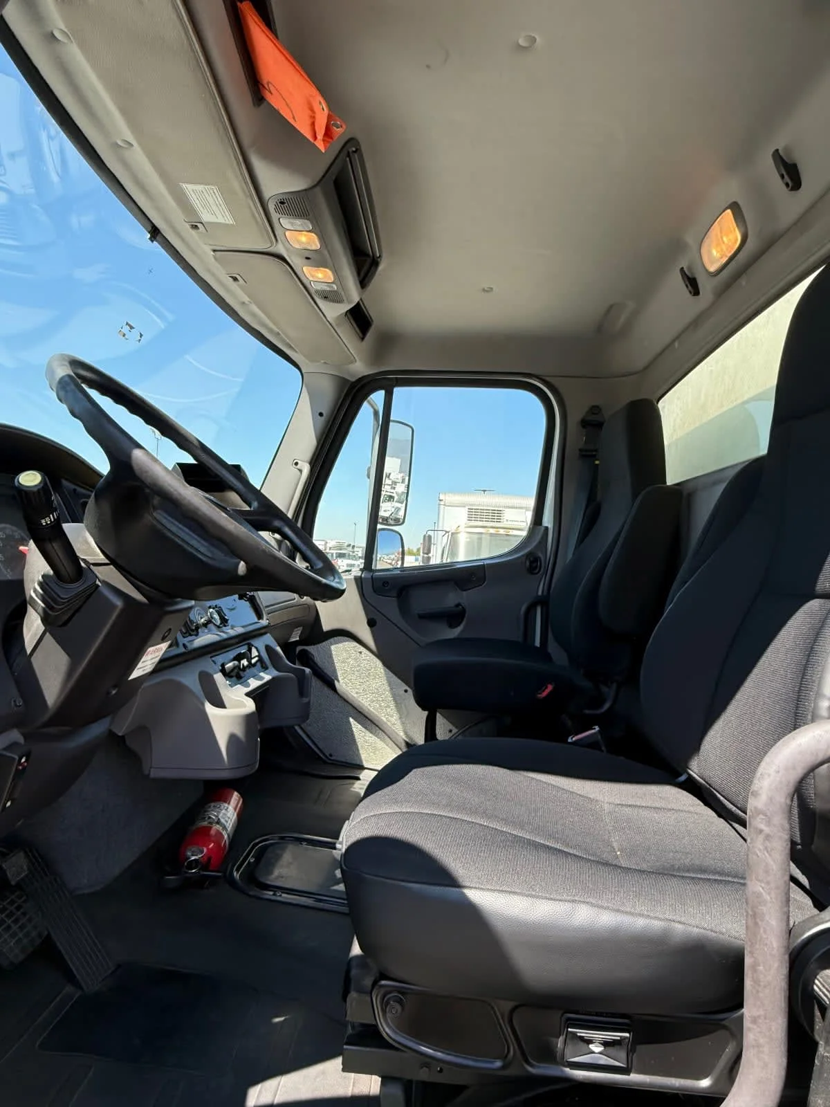 2021 Freightliner M2 106 - image 7