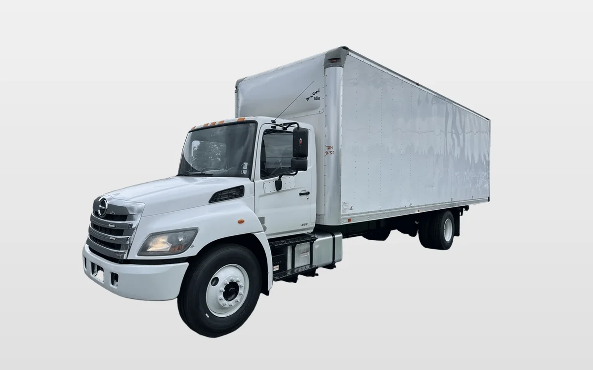 2016 Hino 268 - image 1