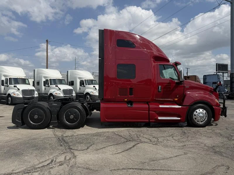 2024 International LT - image 2