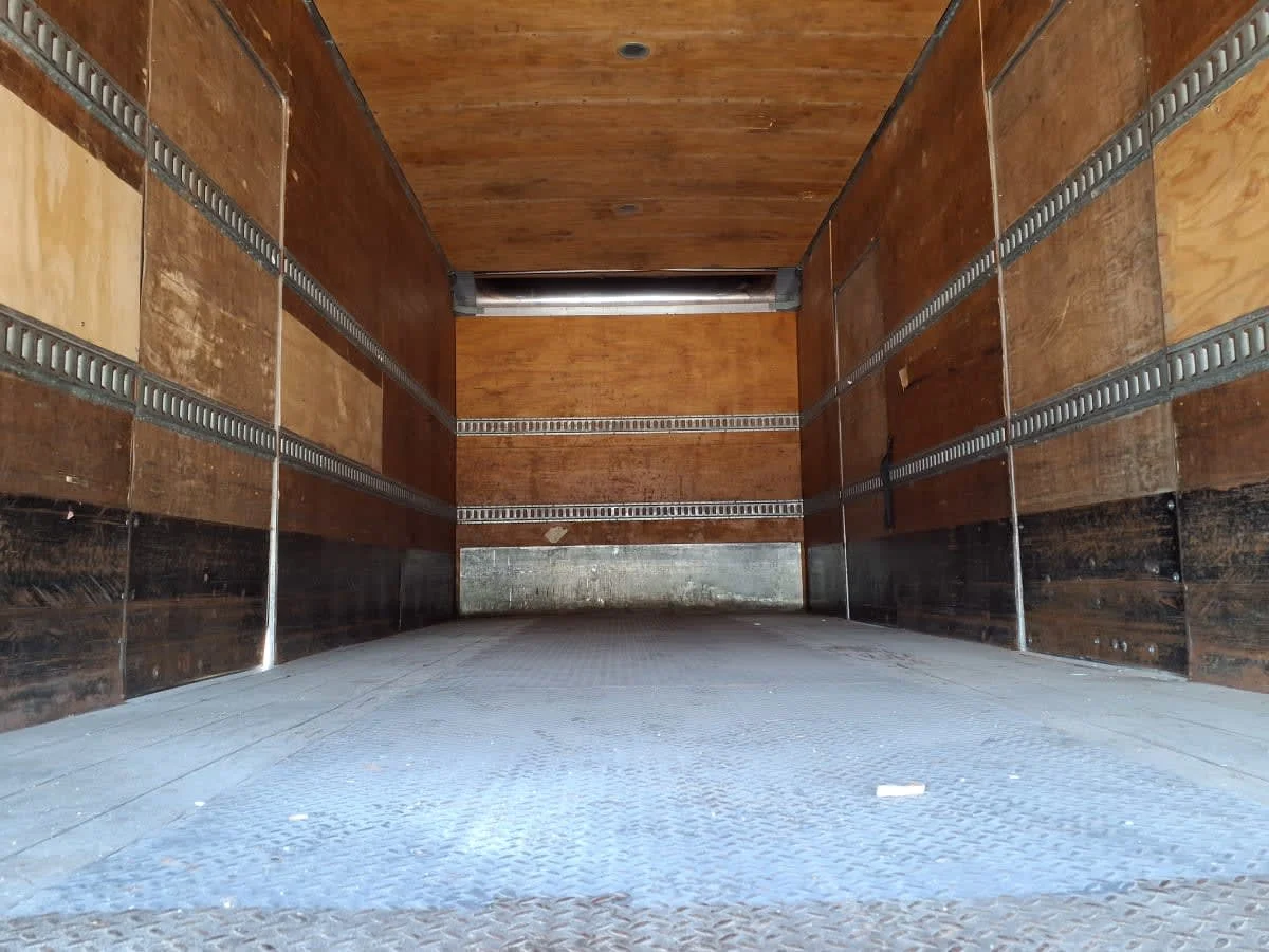 2016 Freightliner M2 106 - image 8