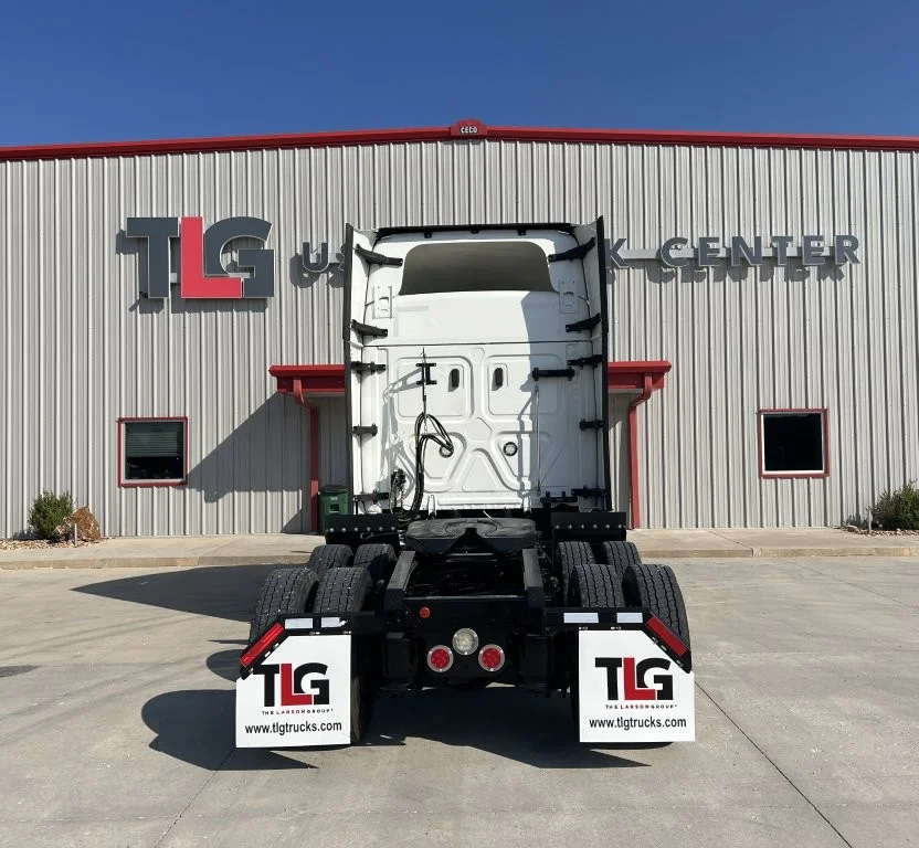 2022 Freightliner Cascadia - image 7