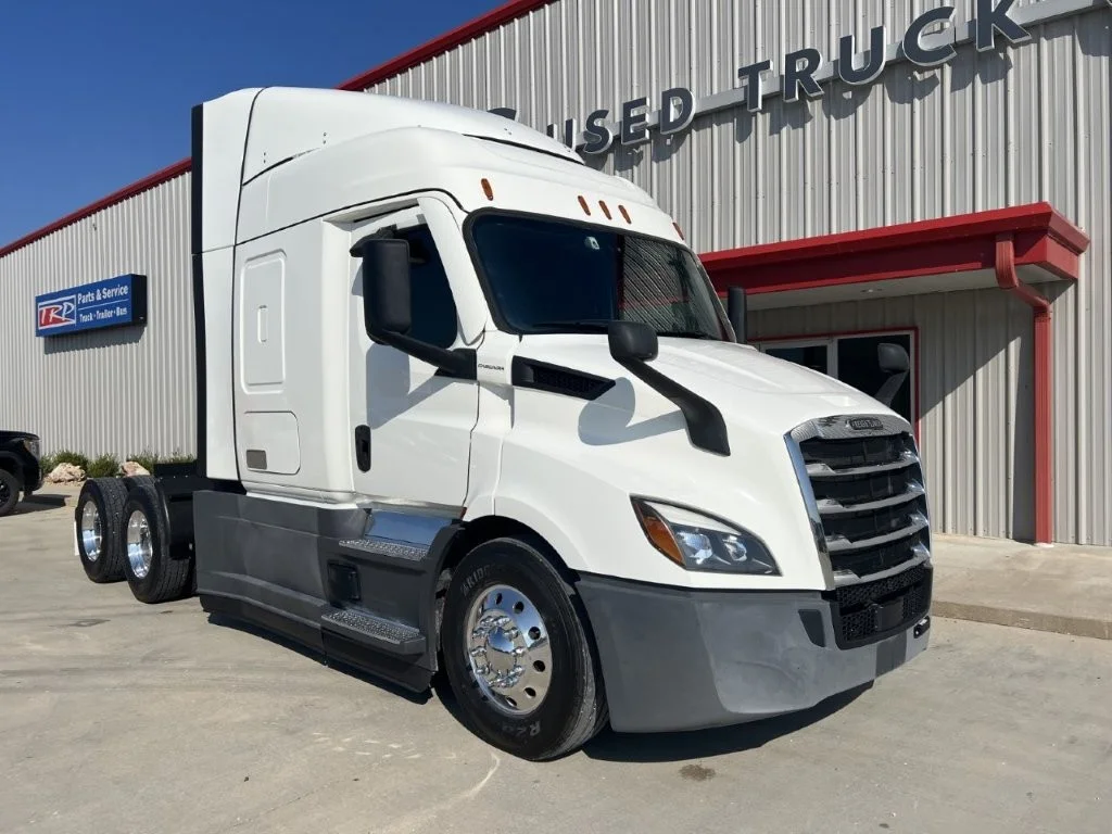 2022 Freightliner Cascadia - image 4