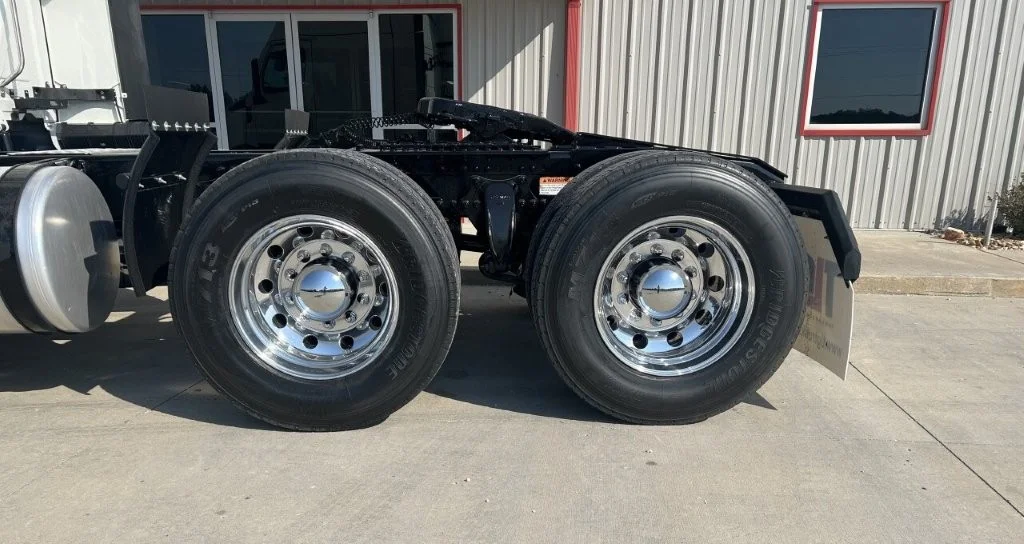 2022 Freightliner Cascadia - image 3