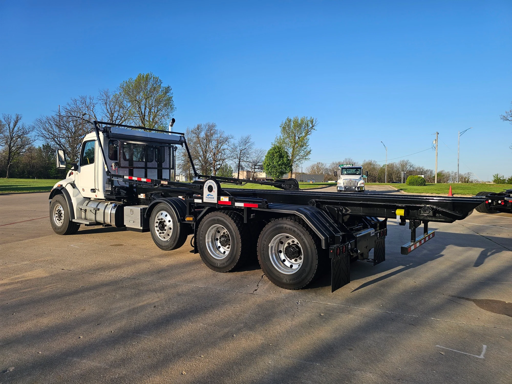 2025 Peterbilt 548 in Springfield, MO — photo 3