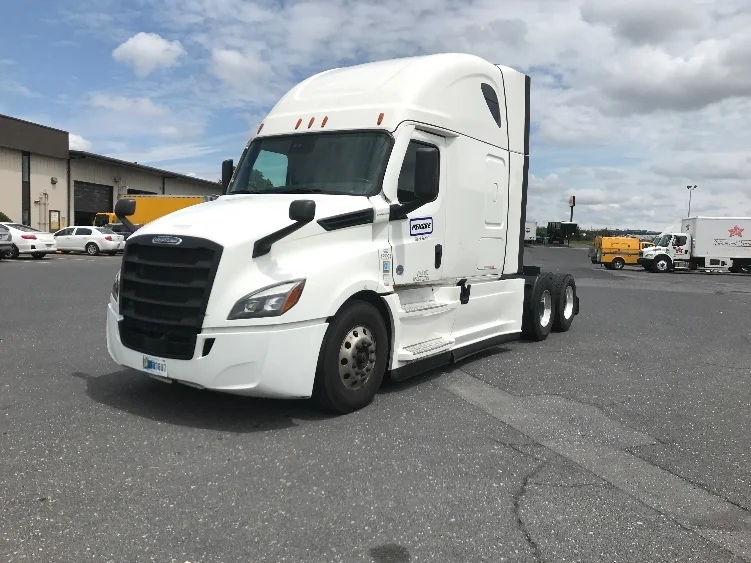 2022 Freightliner Cascadia in Greensboro, NC — photo 3