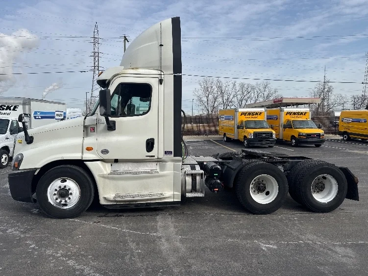 2019 Freightliner Cascadia in La Porte, IN — photo 4