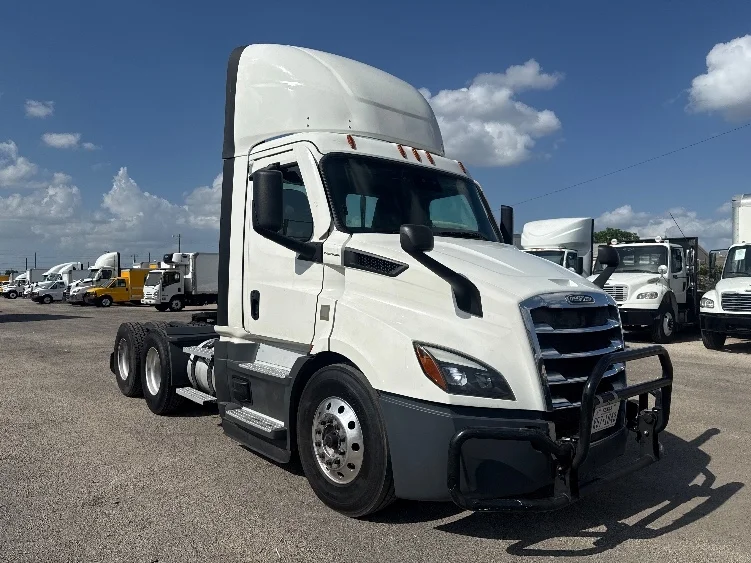 2022 Freightliner Cascadia in Dallas, TX