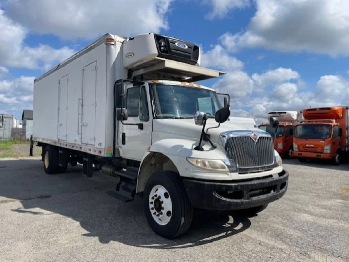 2016 International 4300 - image 3