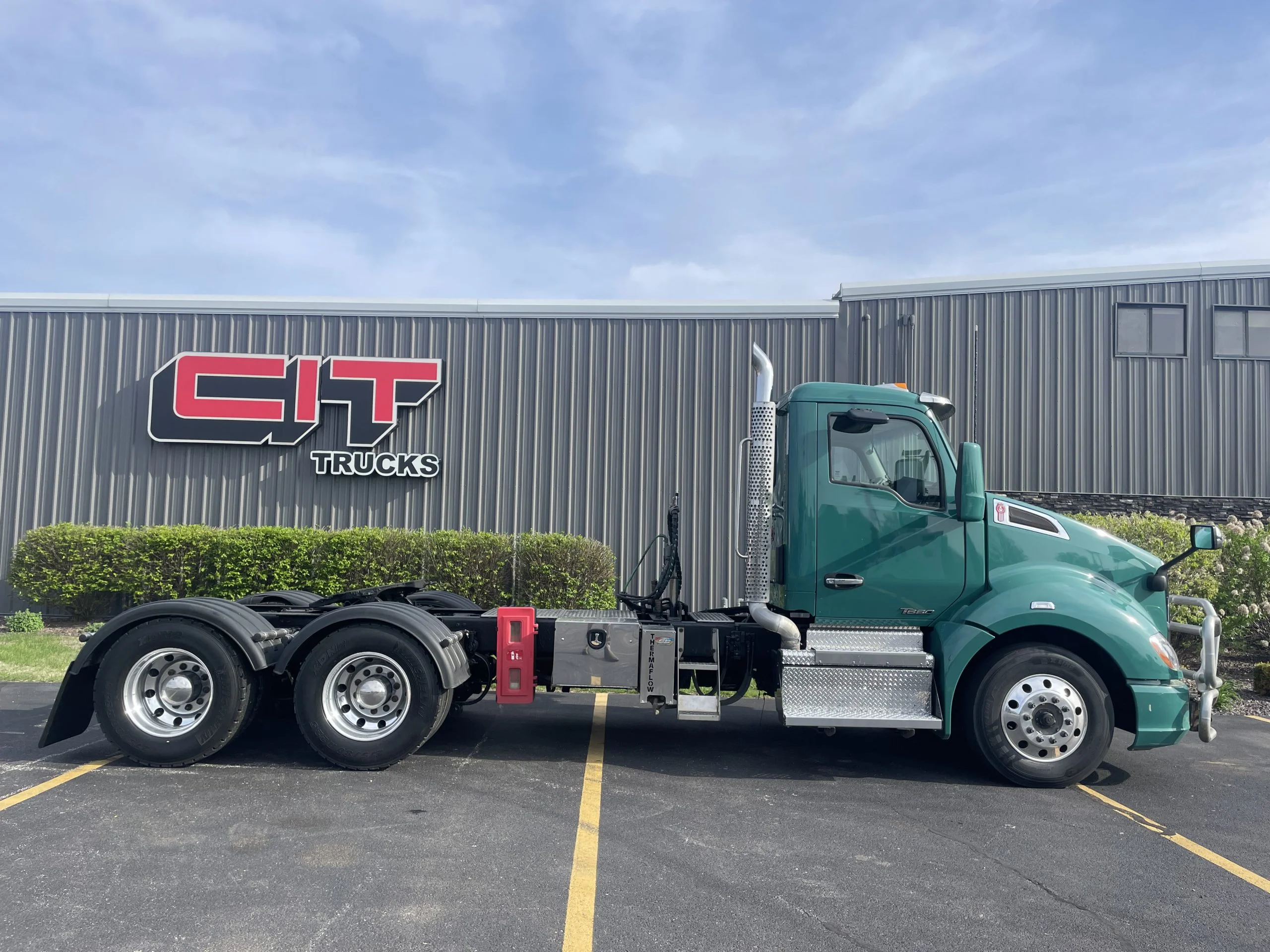 2019 Kenworth T680 - image 4