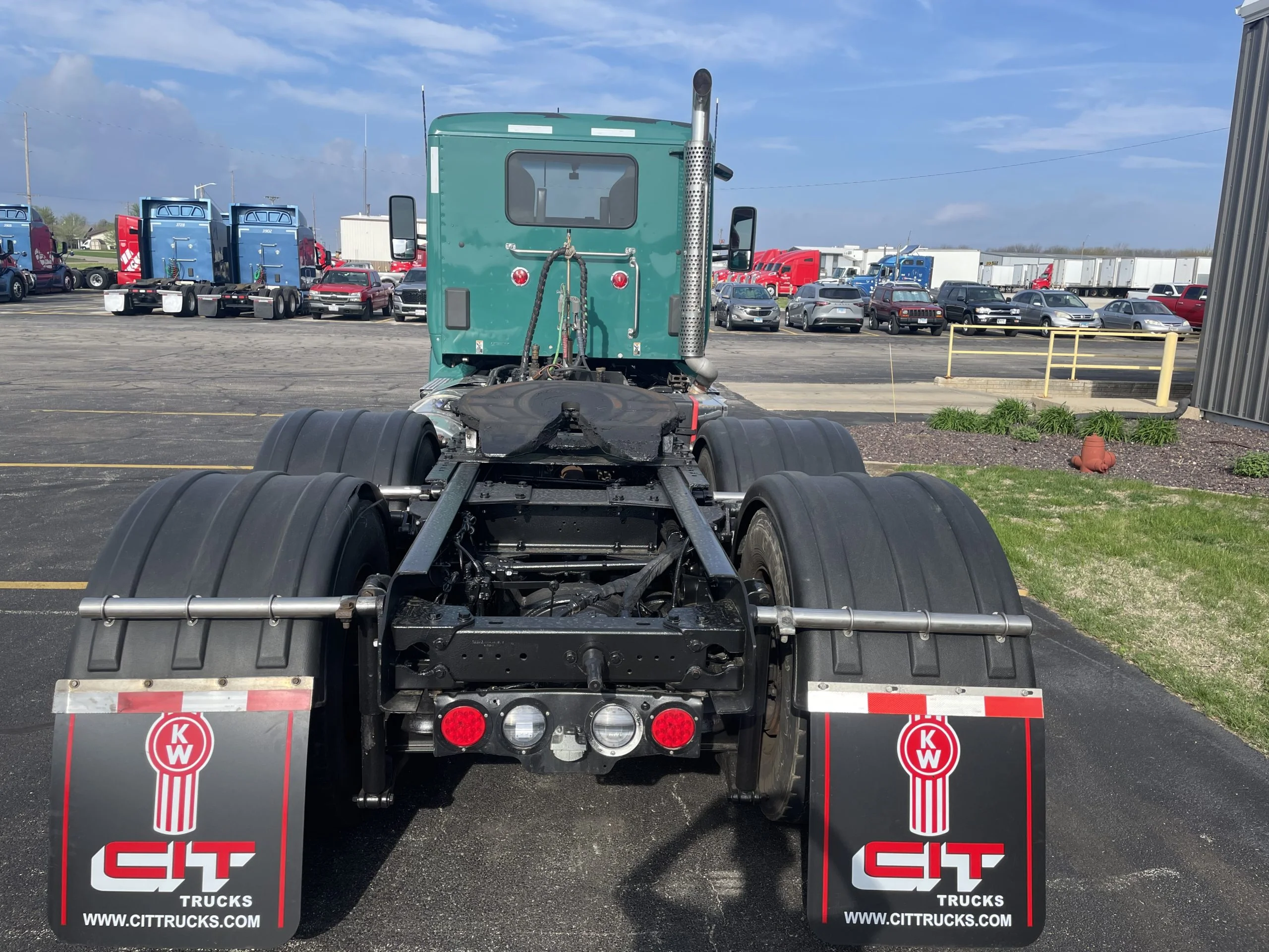 2019 Kenworth T680 - image 6
