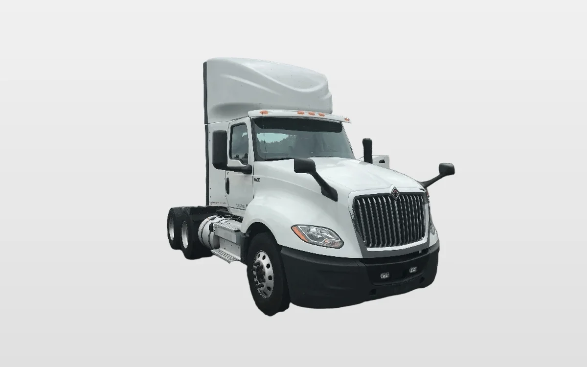 2018 International LT - image 1