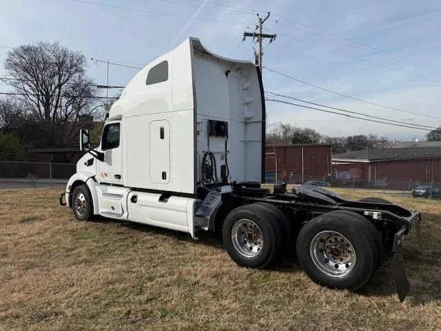 2022 Peterbilt 579 - image 3