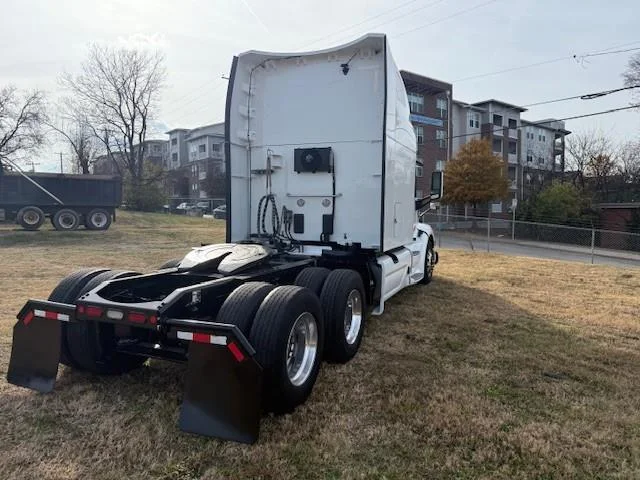 2022 Peterbilt 579 - image 4