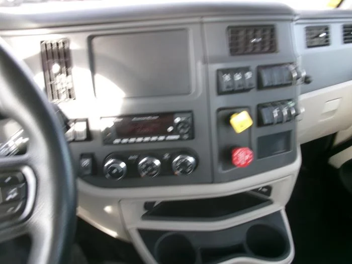 2023 Peterbilt 579 — photo 11