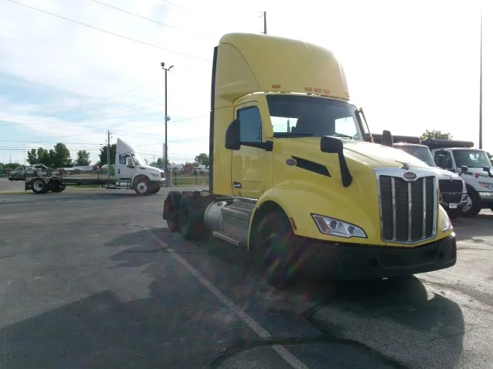 2023 Peterbilt 579 — photo 4