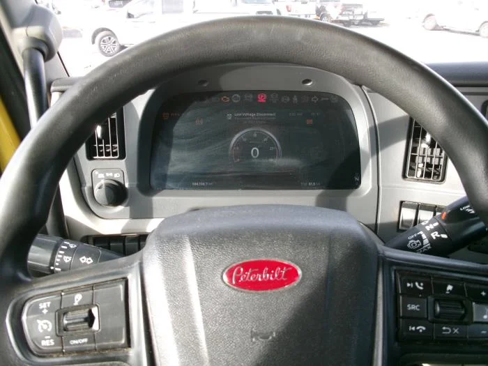 2023 Peterbilt 579 — photo 10
