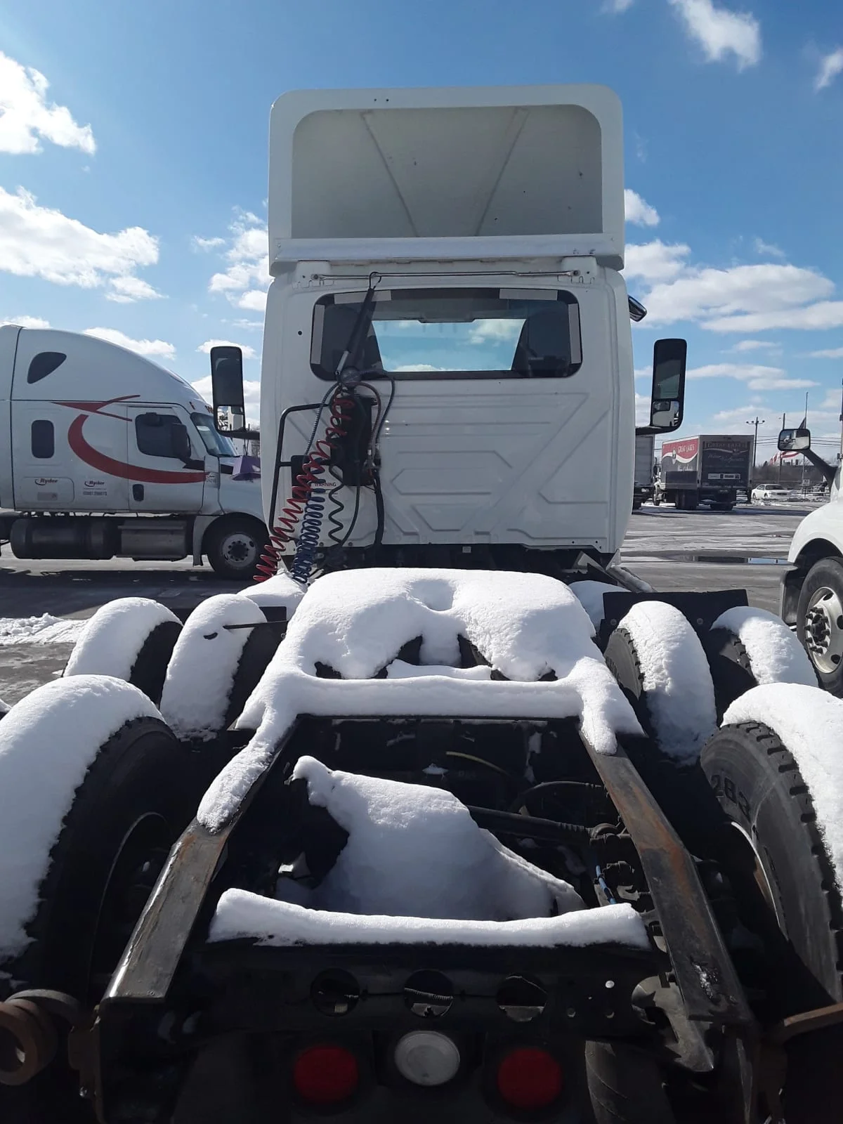 2019 International LT - image 5