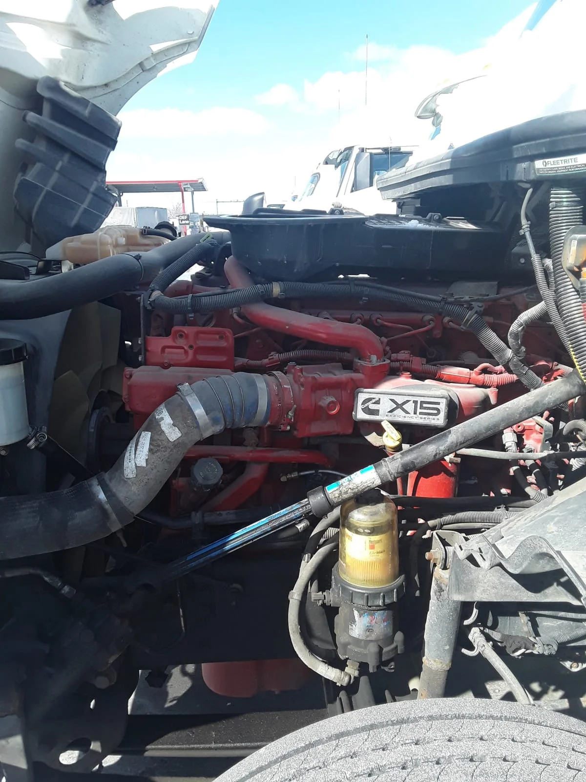 2019 International LT - image 8