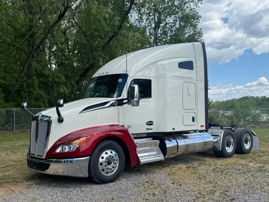 2027 Kenworth T680 in Asheville, NC — photo 8